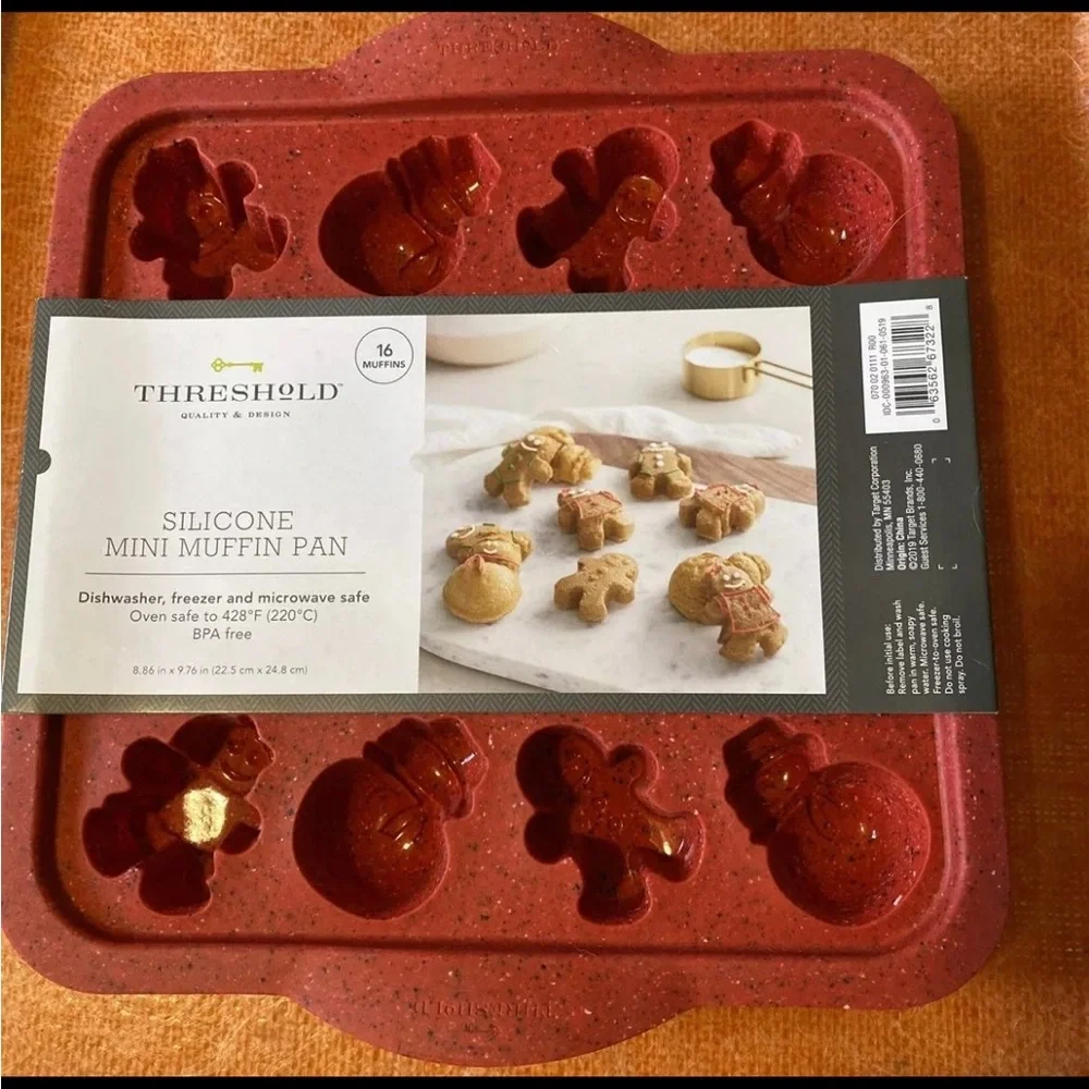 16ct Silicone Gingerbread Snowman‎ Mini Muffin Pan No BPA New Without Packaging